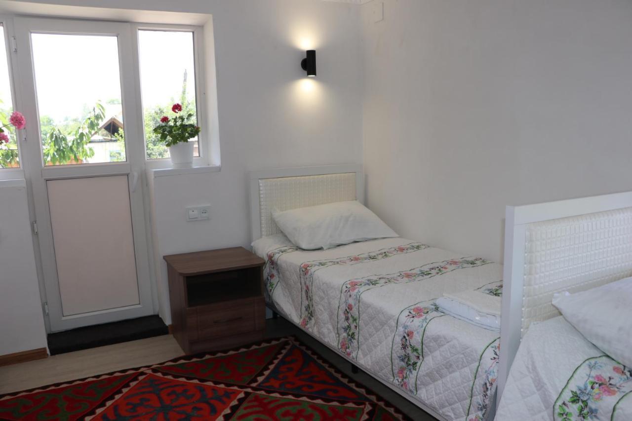 Guest House Akbermet Bokonbayevo Exteriör bild